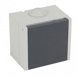 Socle saillie 2P+T 20A...