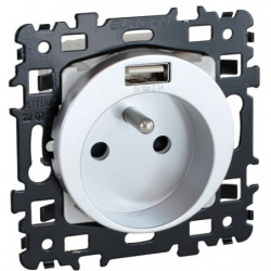 SQUARE Prise 2P+T + USB A...