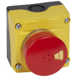 Boîte à bouton équipée...