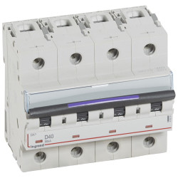 Disjoncteur DX 50kA arrivée...