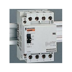 Contacteur à commande manuelle CT 4 F 25A 240VCA